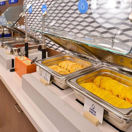 Holiday Inn Express Laguardia Airport, An Ihg Hotel New York Bagian luar foto