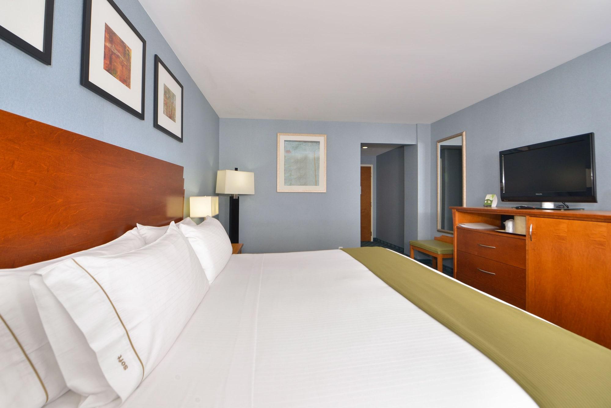 Holiday Inn Express Laguardia Airport, An Ihg Hotel New York Bagian luar foto