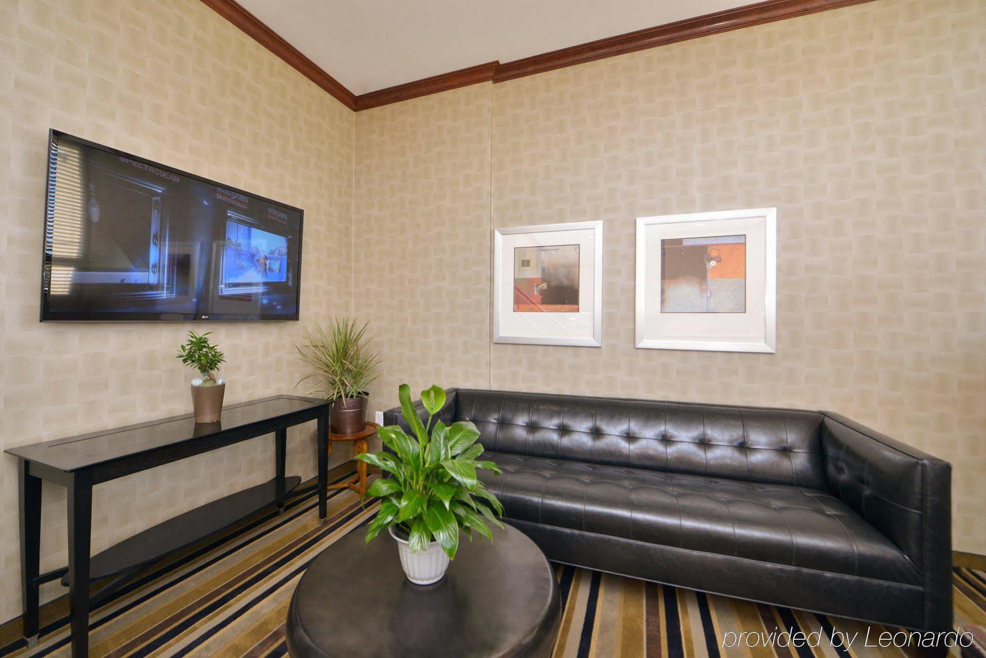 Holiday Inn Express Laguardia Airport, An Ihg Hotel New York Bagian luar foto